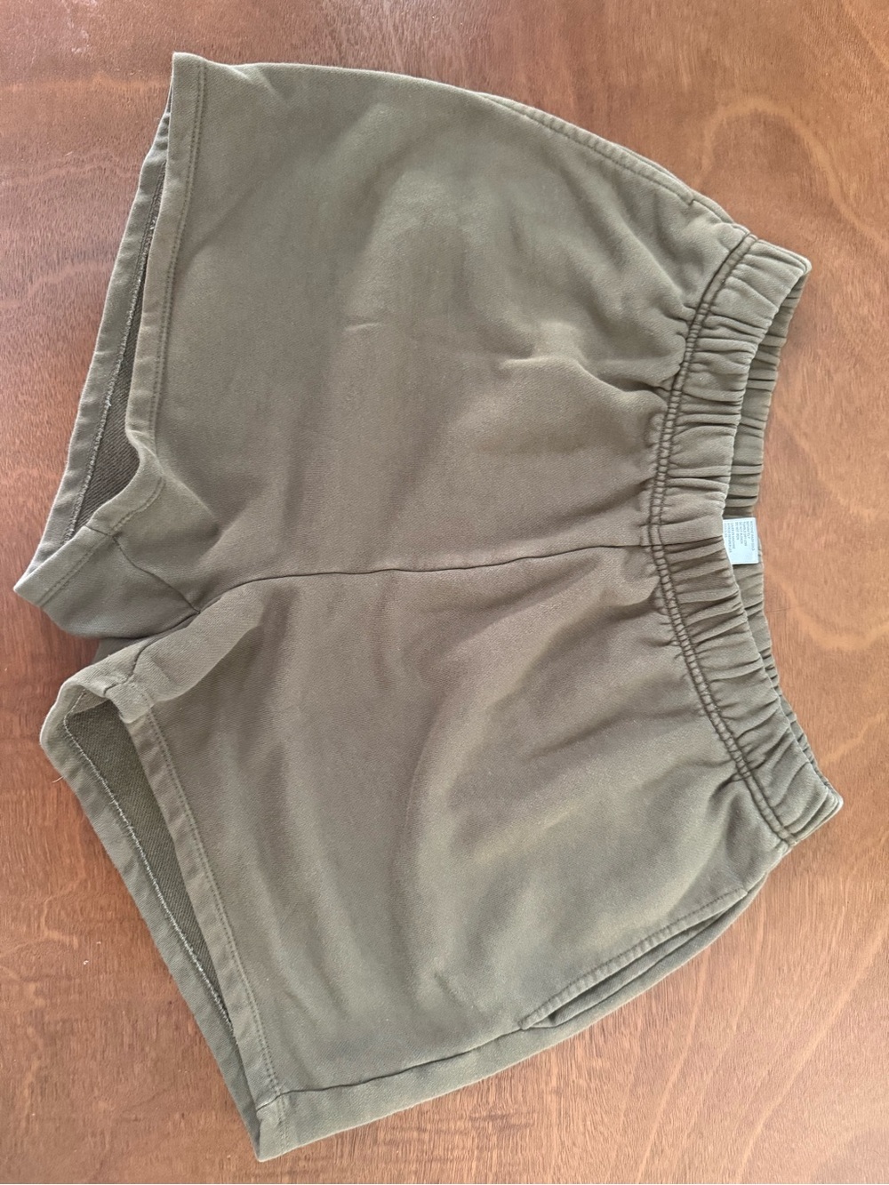 Good American Olive Elastic-Waist Shorts